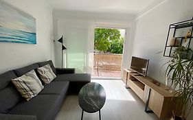 Sunny Apartment Near The Beach.
